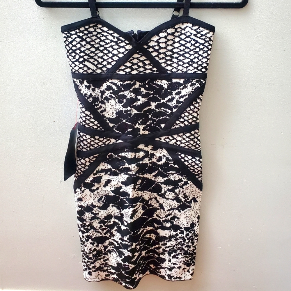 BEBE BANDAGE DRESS XS